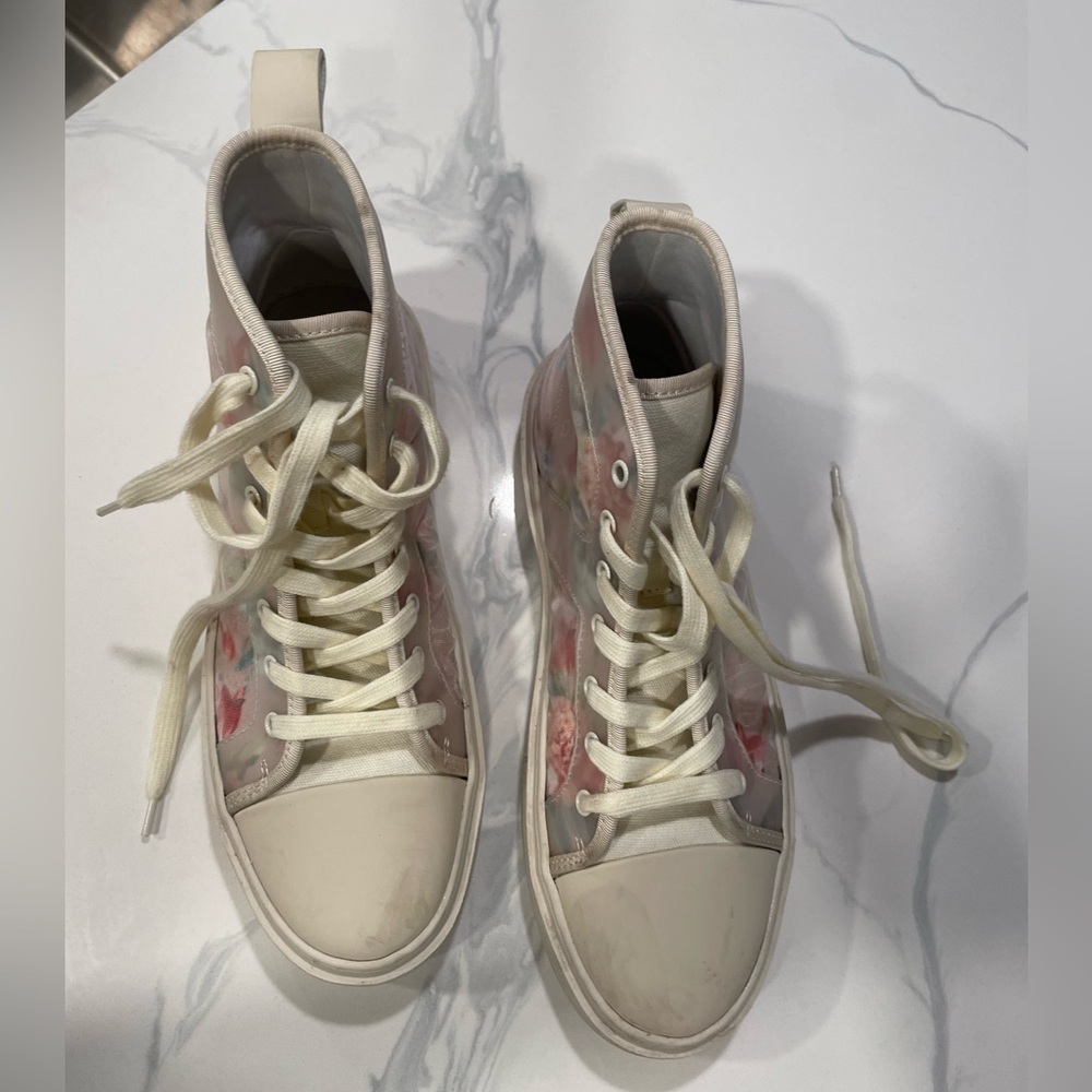 Fun high tops - Picture 5 of 5
